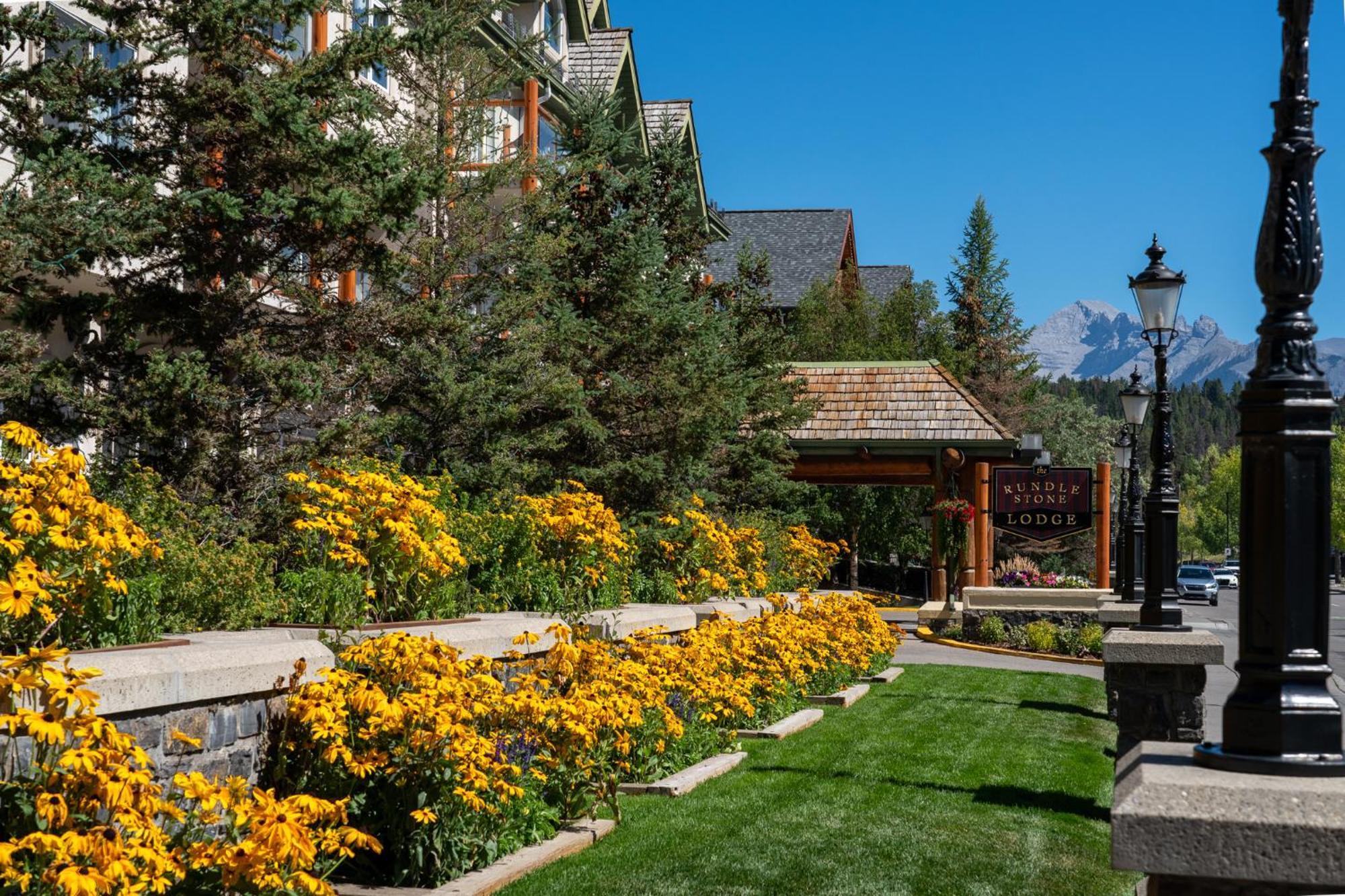 The Rundlestone Lodge Banff Exterior foto